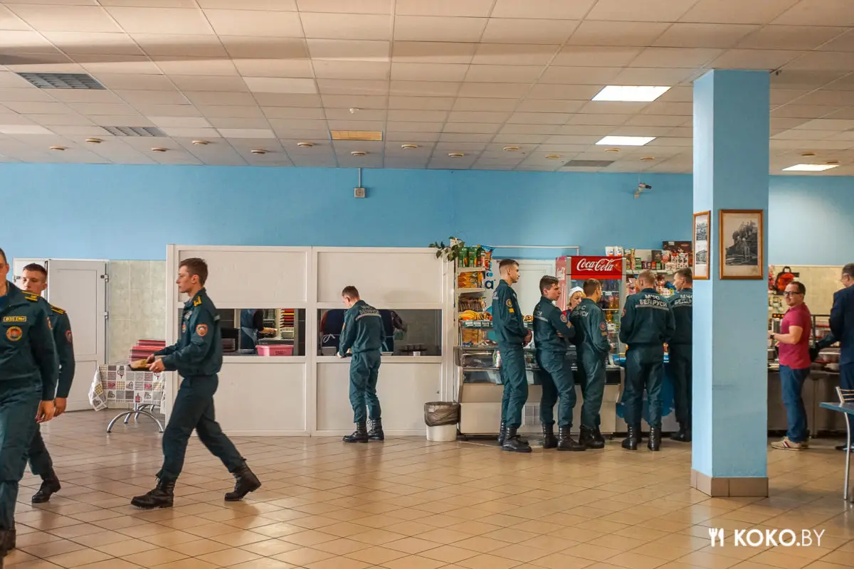 Проверили, чем кормят в столовой Университета гражданской защиты МЧС будущих спасателей - фото - 20