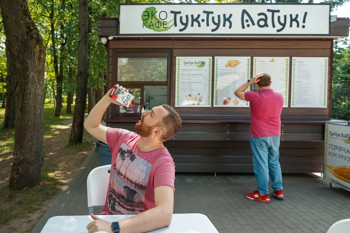 Не социально ответственный экостритфуд в парке Челюскинцев от фермеров «Тук-тук. Латук!» - фото - 1