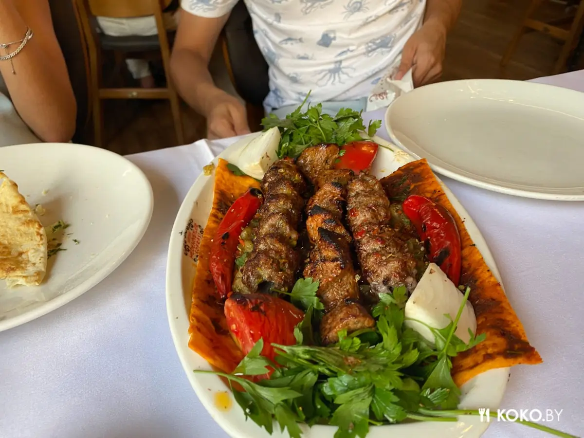 Чья кухня круче? Стейки Нусрета или килограммовые куры Бурака - фото - 37