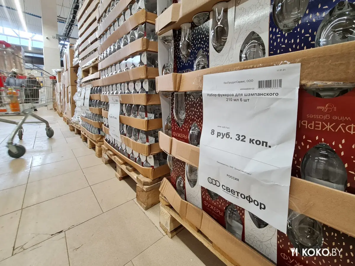 Приехали на закупы в жёсткий дискаунтер «Светофор», чтобы понять, откуда такие очереди - фото - 31