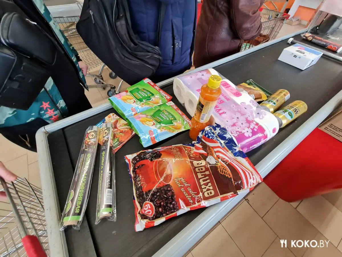 Приехали на закупы в жёсткий дискаунтер «Светофор», чтобы понять, откуда такие очереди - фото - 72
