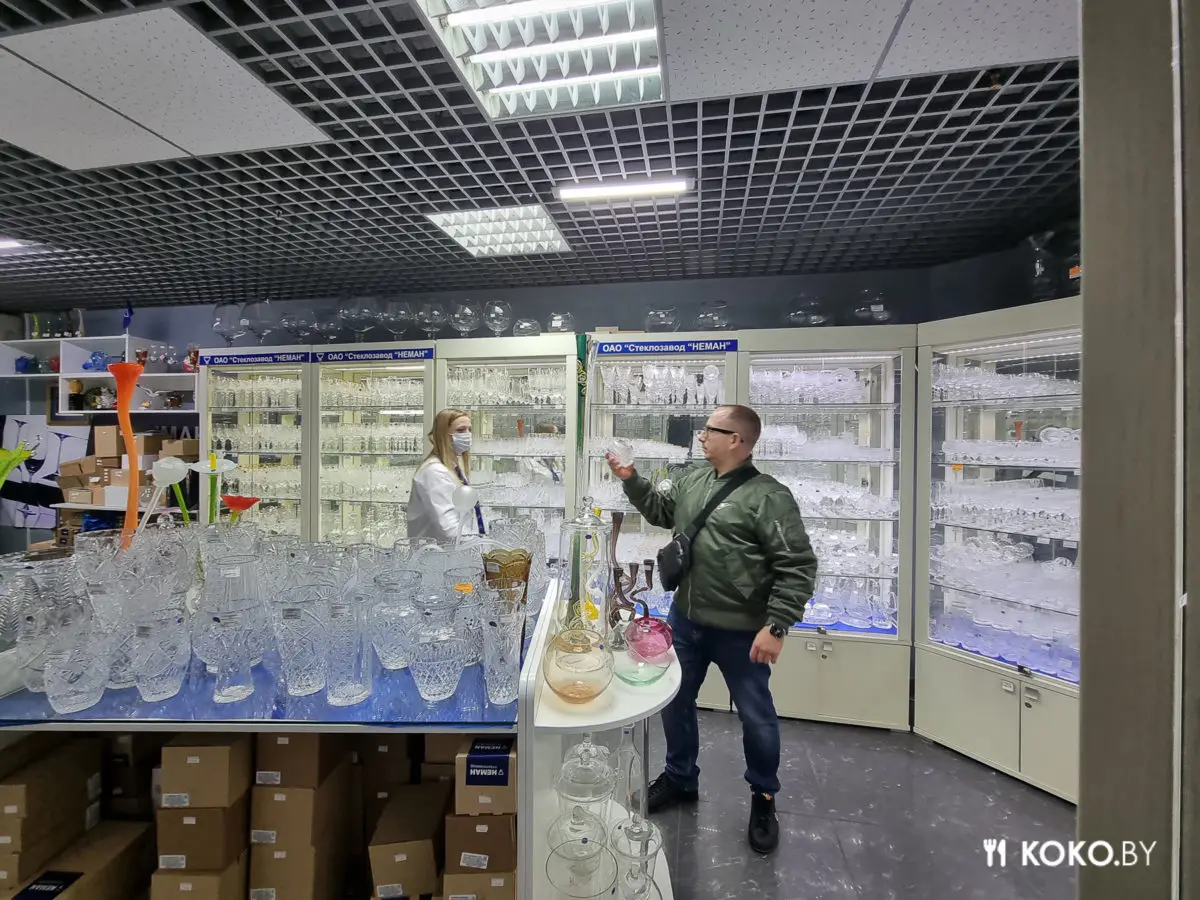 Это бабушкин сервиз? Что полезного можно унести домой из магазина стеклозавода «Неман» - фото - 12