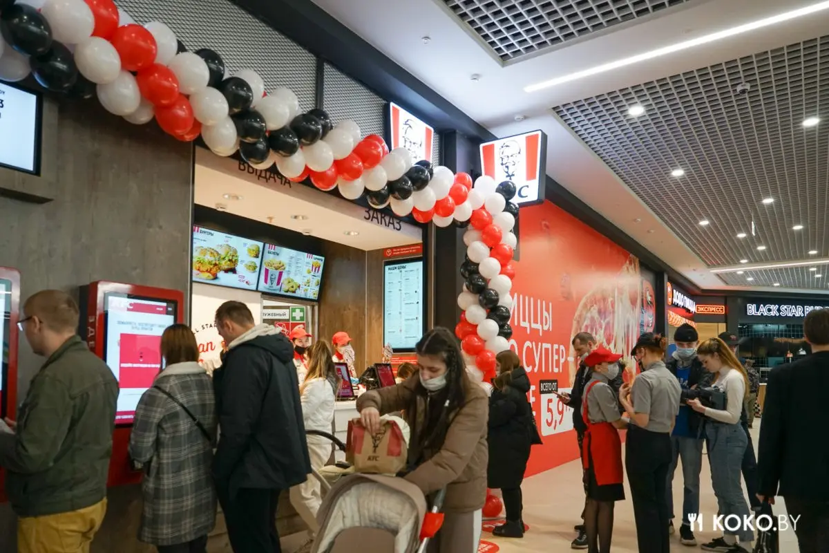 Съездили в гродненский торговый центр «Тринити», где открыли самый большой фудкорт в Беларуси - фото - 22