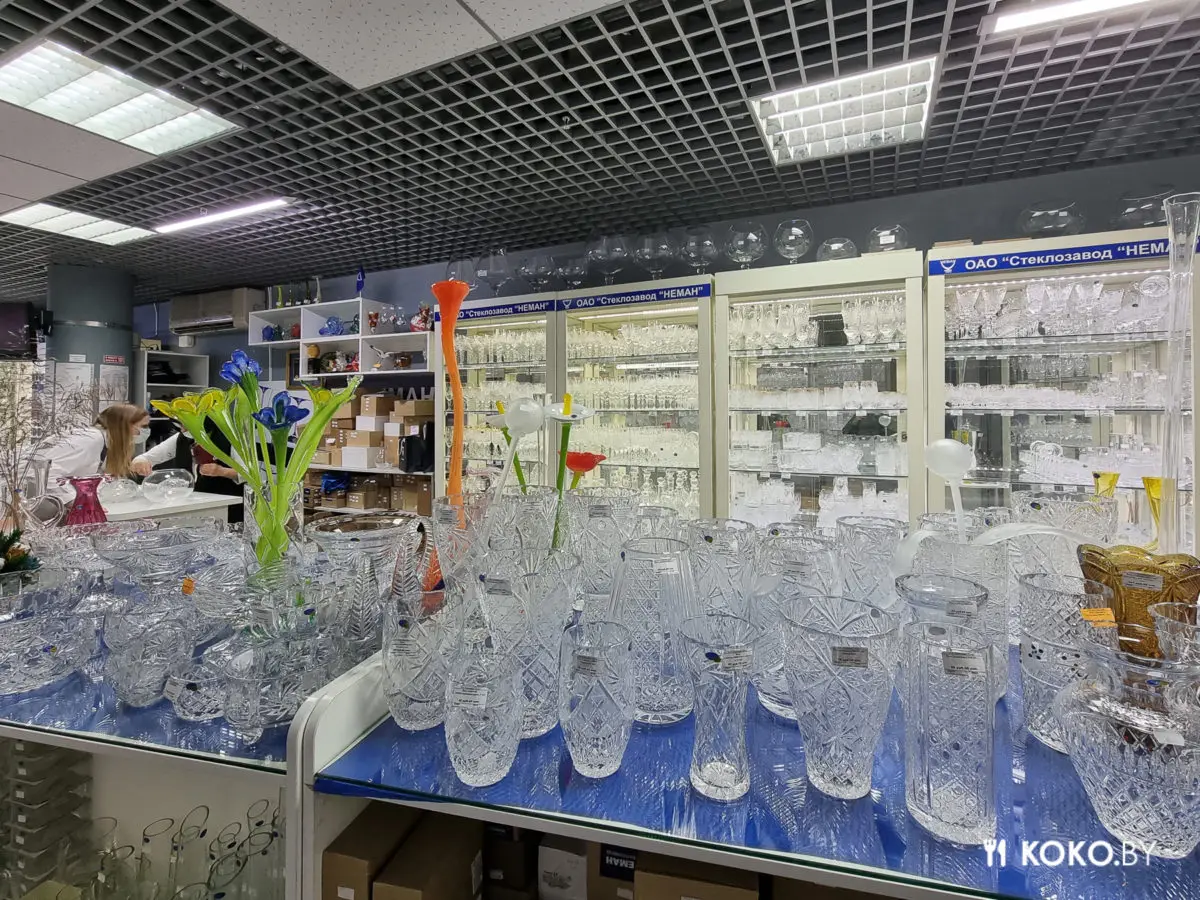 Это бабушкин сервиз? Что полезного можно унести домой из магазина стеклозавода «Неман» - фото - 9