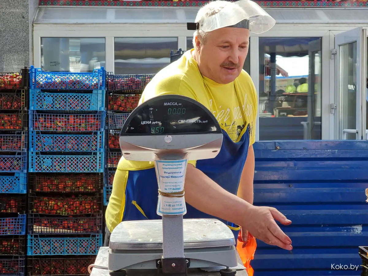 Почем опиум для народа? Самая дорогая и самая дешёвая клубника на Комарах - фото - 7