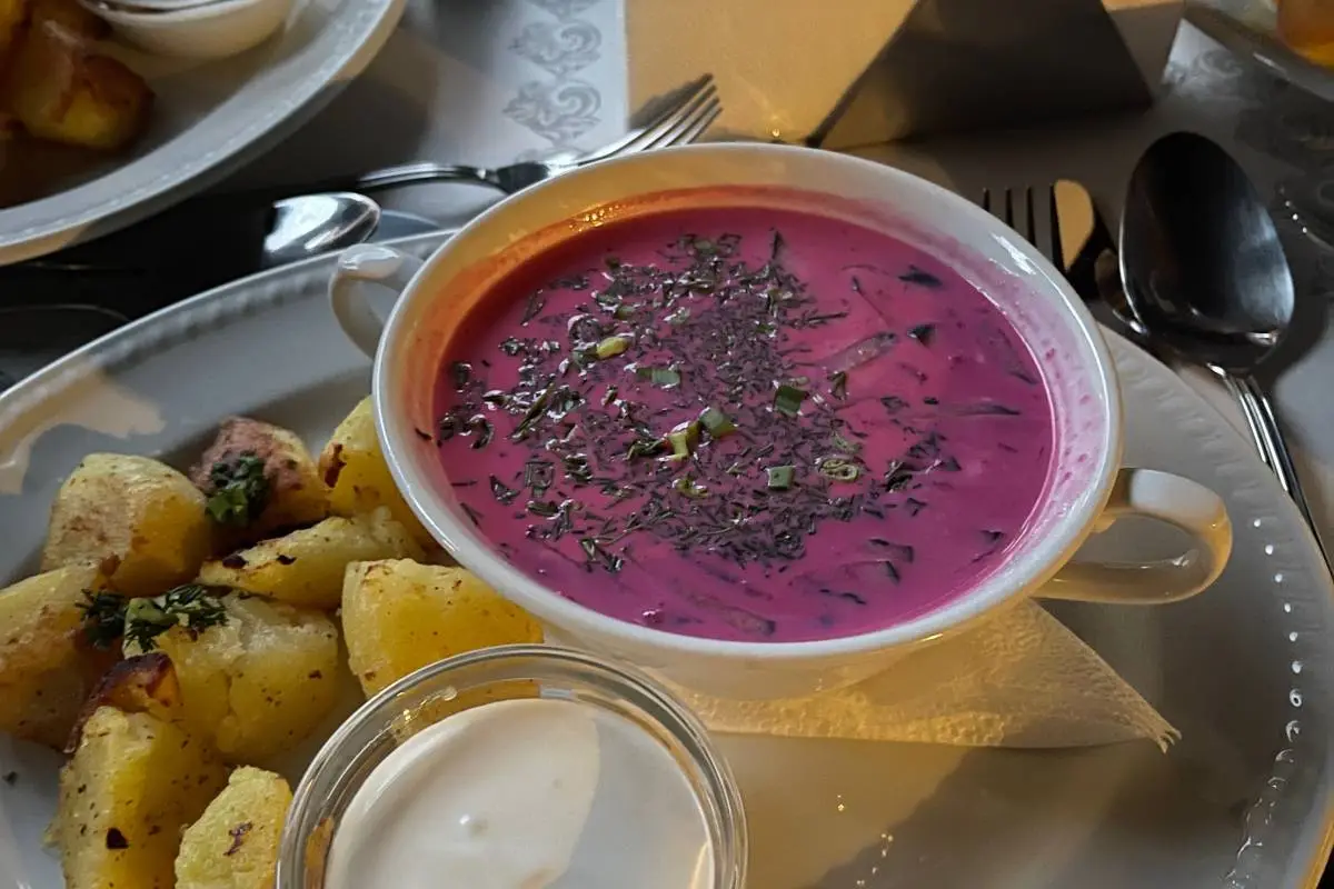 Вода, кефир и квас. Выяснил, какие заведения готовят вкусный холодник и окрошку! - фото - 5