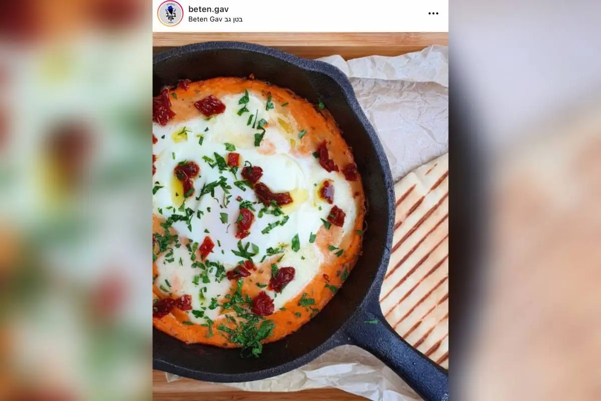 Шакшука. Раскрываю секрет приготовления вкусного и быстрого завтрака дома, как в ресторане - фото - 2
