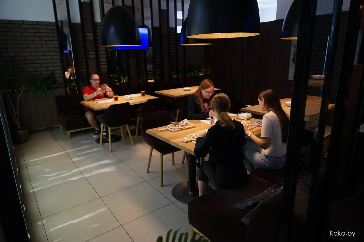 Тормознул «Амиго», где под крышей своя кулинария, деликатесная лавка и гастробар - фото - 39