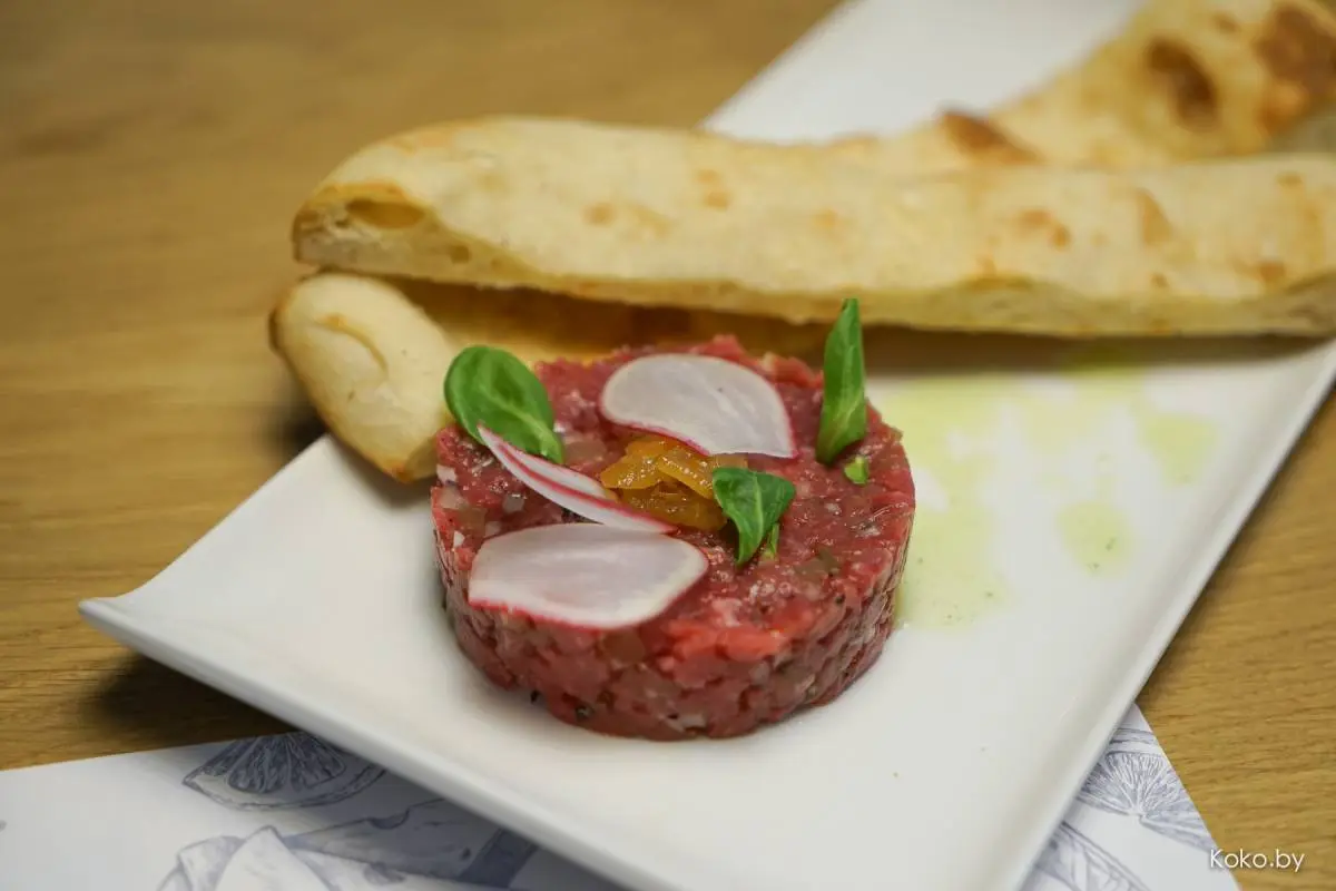 Тормознул «Амиго», где под крышей своя кулинария, деликатесная лавка и гастробар - фото - 46