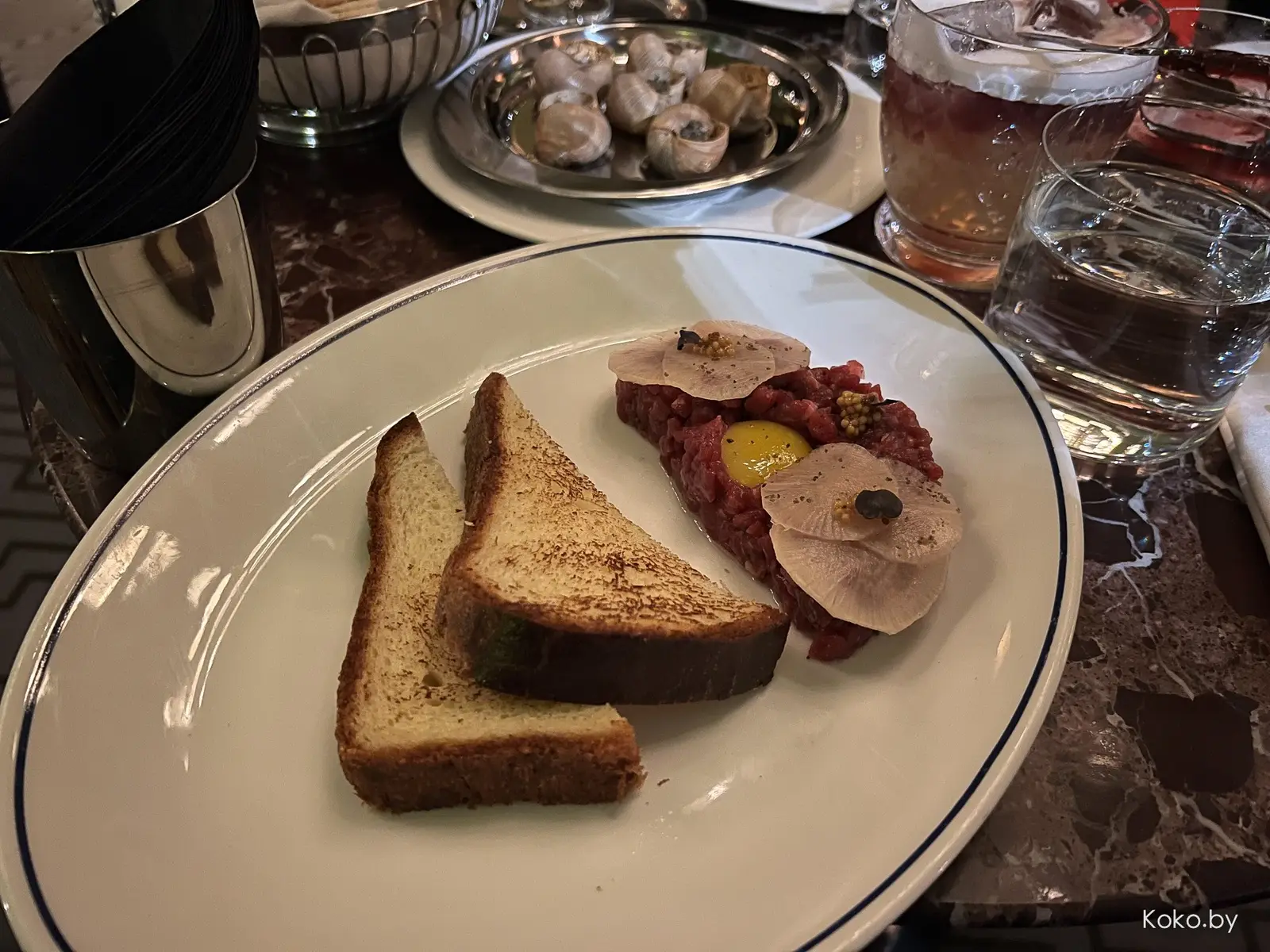 Попробовал на вкус новый красивый коктейльный бар «Мартиник» и выжил! - фото - 26