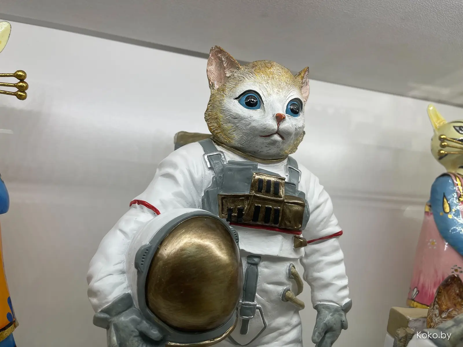 Арт-галерея «Котовасия», где кроме мяукающих котиков более 7000 экземпляров котов со всего мира - фото - 28