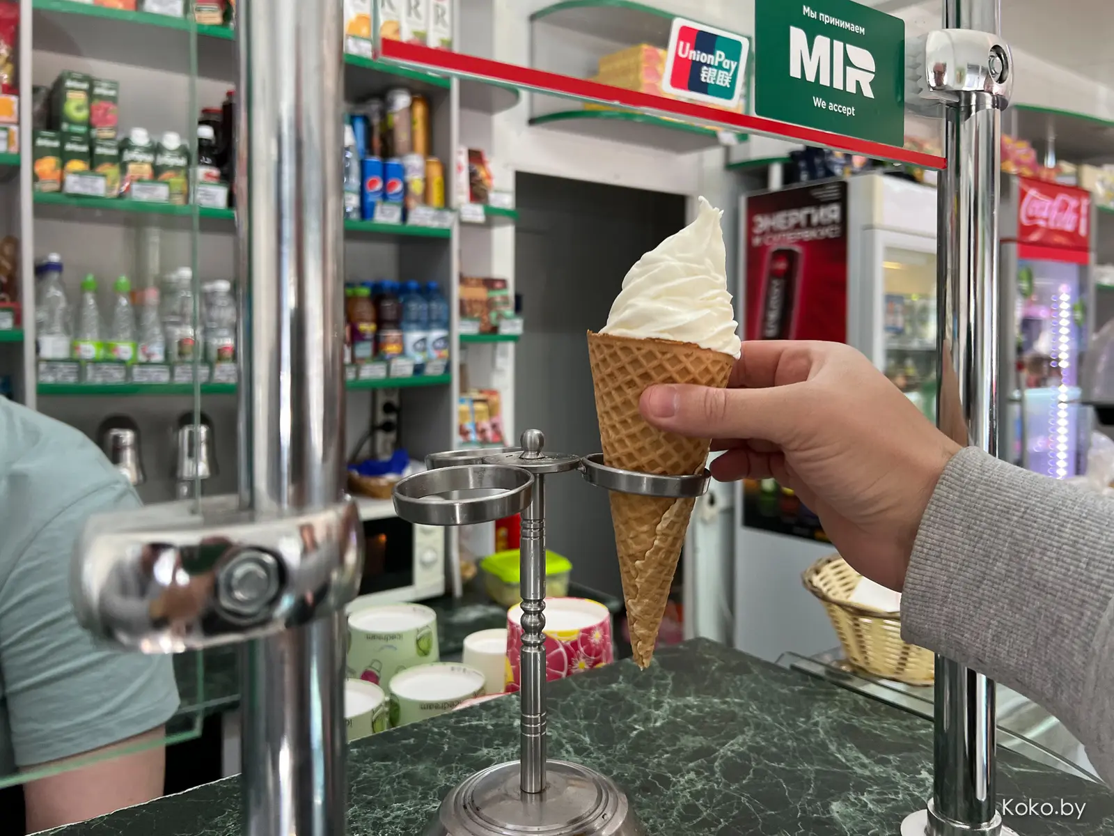 Проверяем миф о самом вкусном  в Беларуси мороженом из Кобрина, а заодно протестил местные заведения - фото - 13