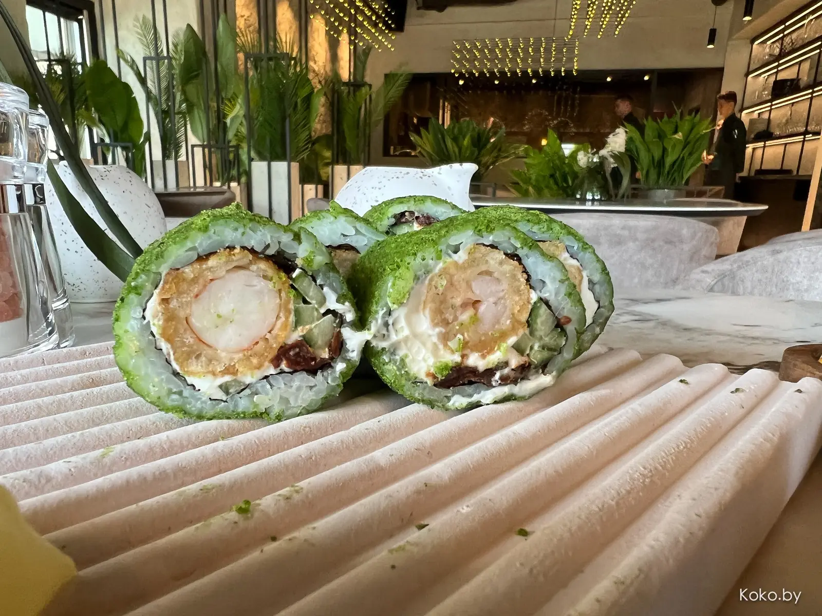 Чем кормят в новом, с пометкой свободной кухни, ресторане «Моджо» напоминающем «Фабрик» - фото - 24