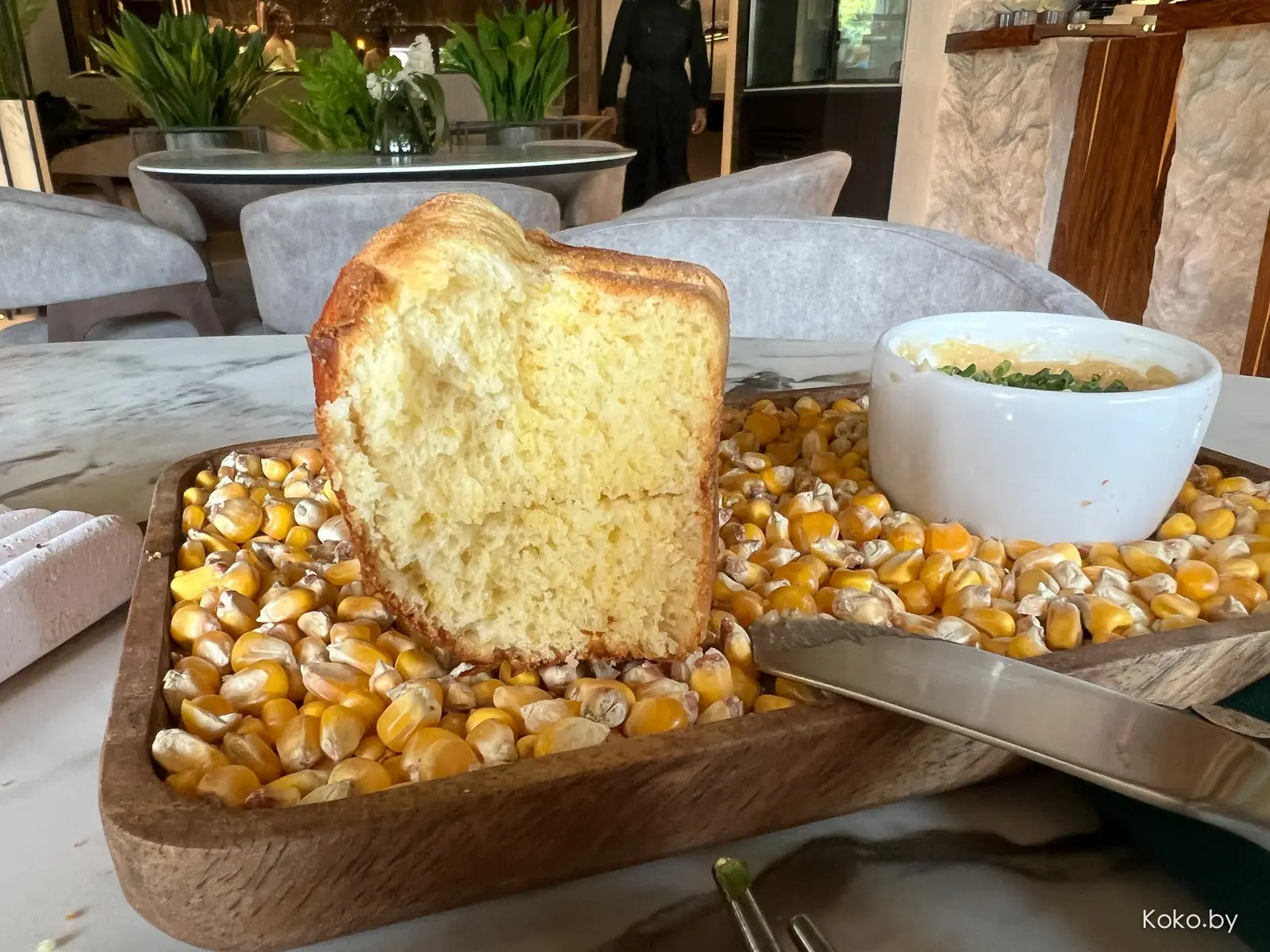Чем кормят в новом, с пометкой свободной кухни, ресторане «Моджо» напоминающем «Фабрик» - фото - 20