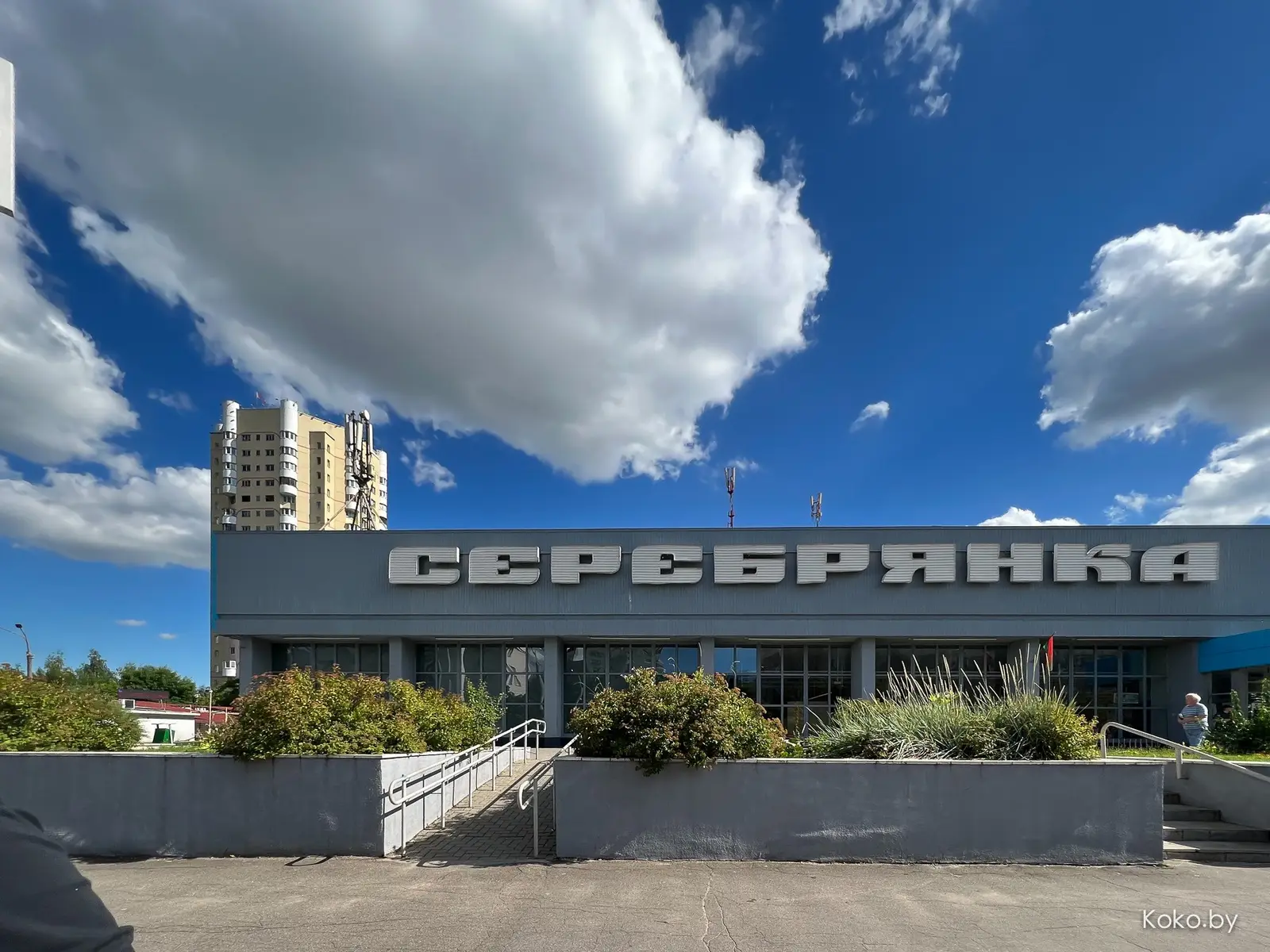Заведения, в которые вы бы побоялись зайти. Тестим самые большие уличные бургеры от 12 рублей - фото - 53
