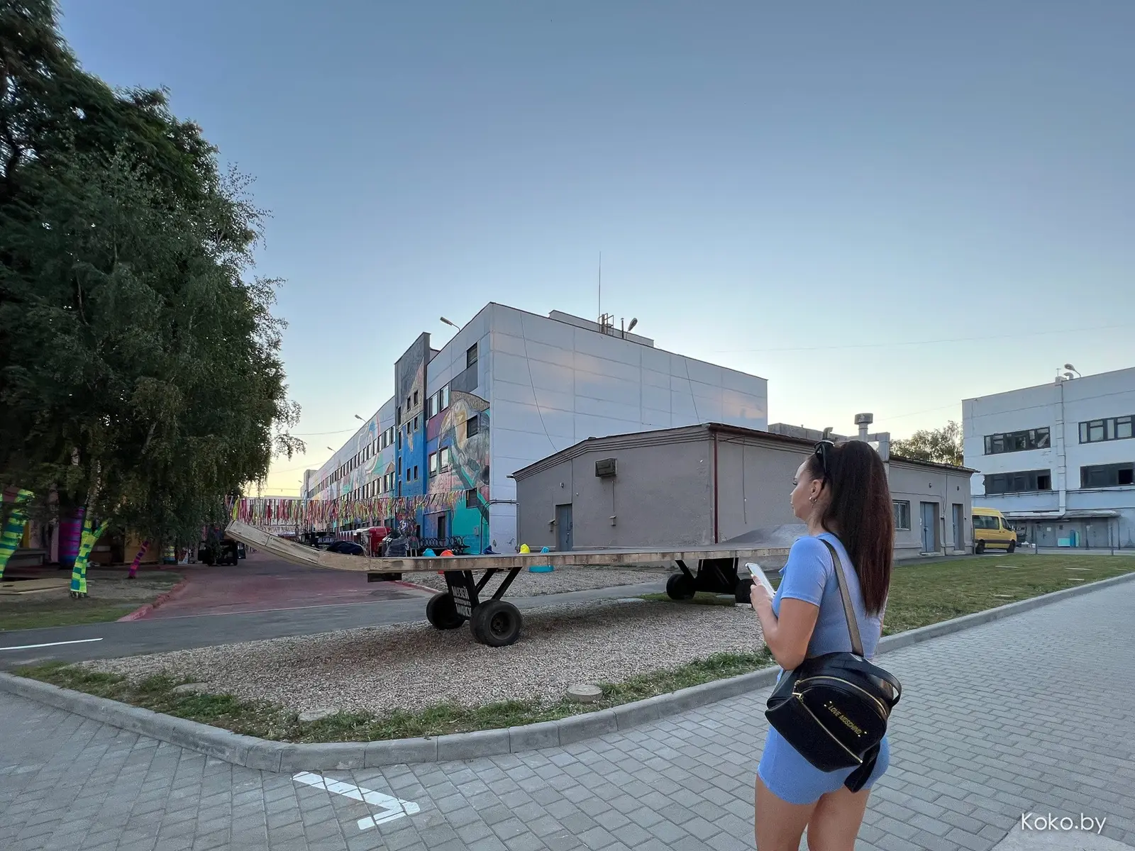 На завод! Сегодня в центре открылась новая локация с едой и песнями «Лучшая улица» - фото - 5
