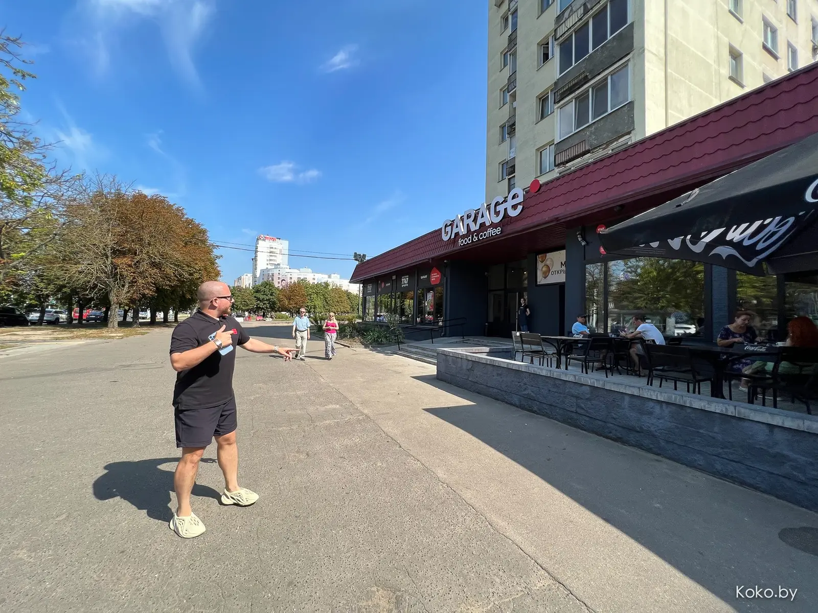 На Богдановича, как боровики после дождя, вырос большой новый «Гараж». Проверяем, чем кормят - фото - 3
