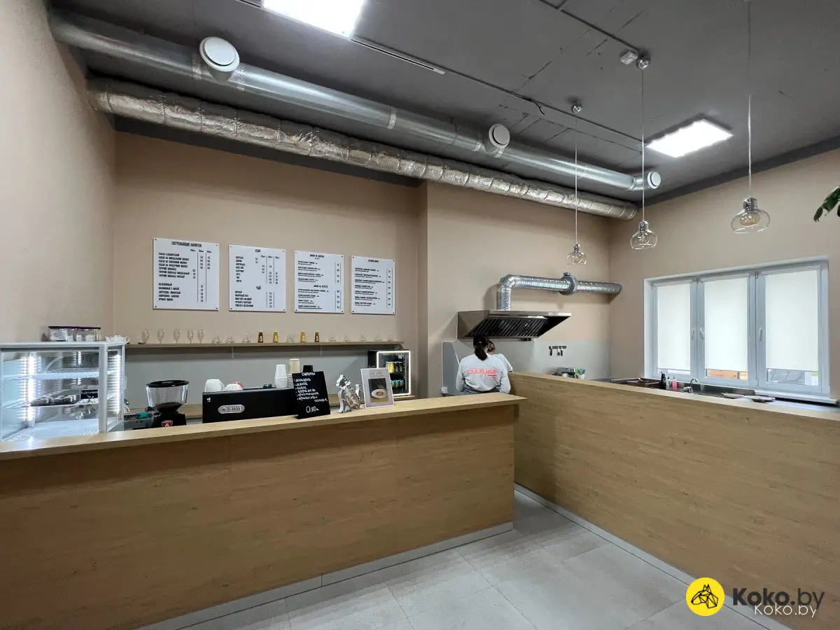 Дом вафли открылся через дорогу от богатых. Тестим вафли на завтрак в новом «Вафли Хаус» - фото - 5