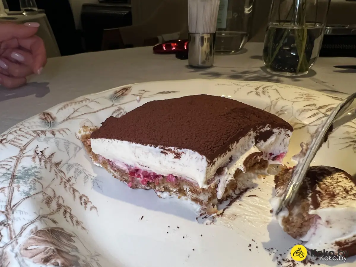Тарелки в собаках и покрышка из осьминога в новом красивом заведении «Фьори» на площади ресторанов - фото - 42