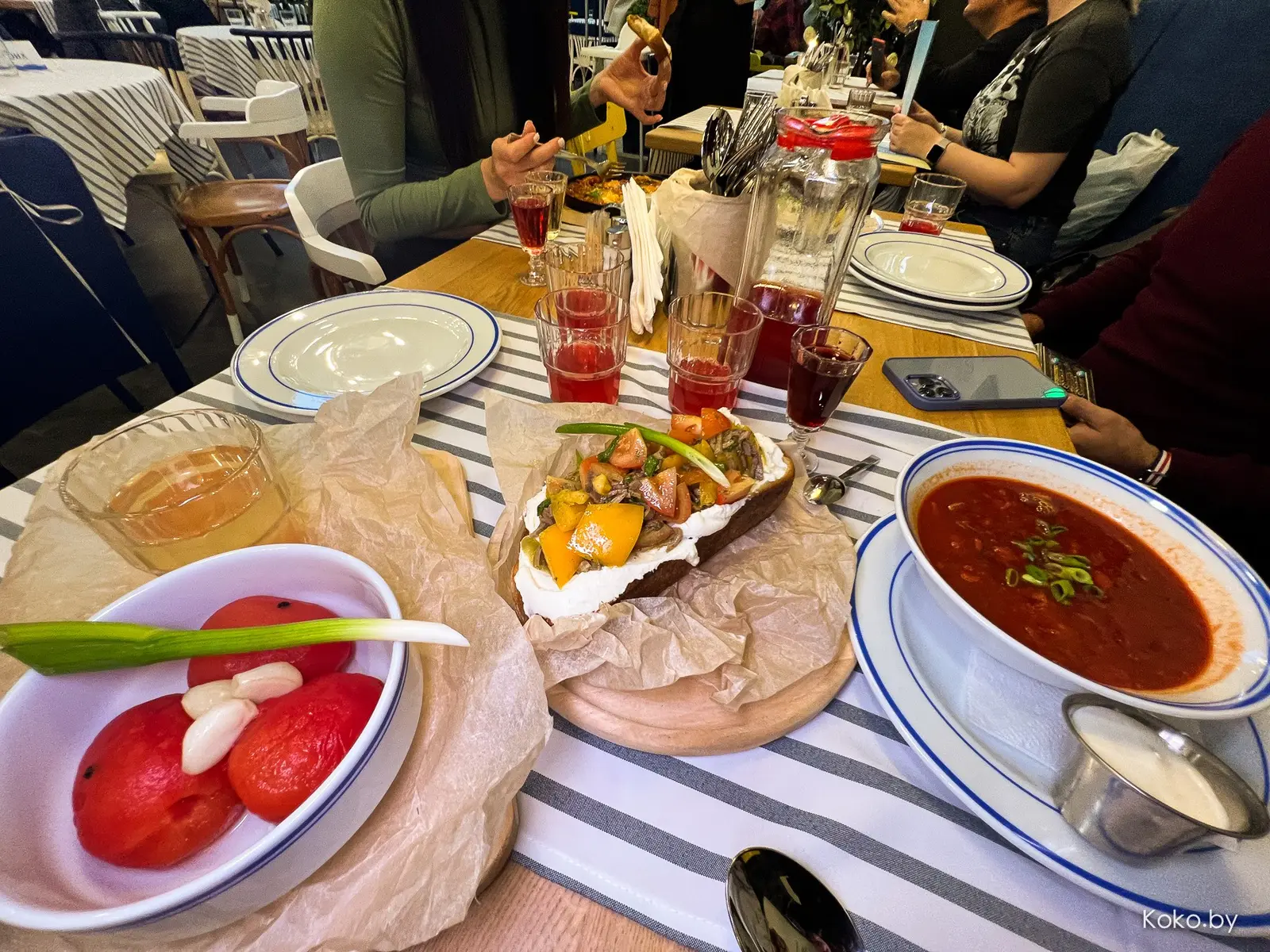Выпить настойку за 2,50р, вкусно закусить и не бить копилку. Нанесли визит новому кафе «Одесса-мама» - фото - 19