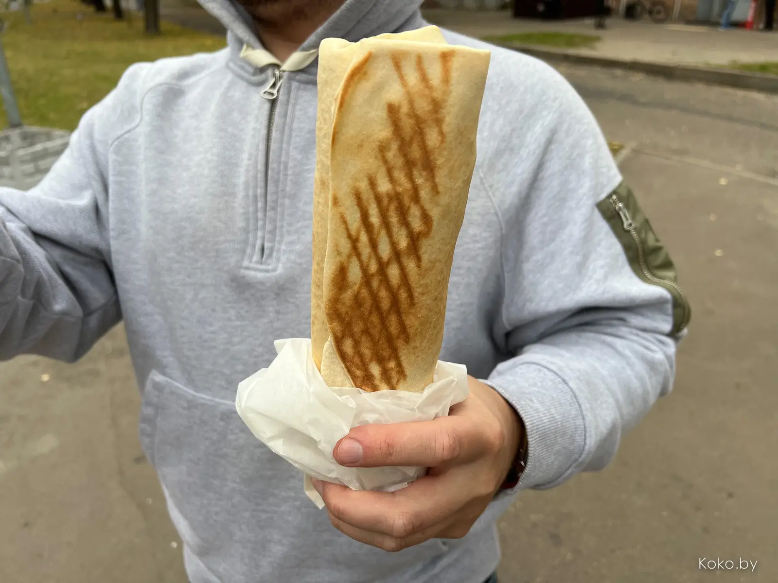 Есть ли еда на Тракторном районе, прошлись по улицам в поисках приключений - фото - 43