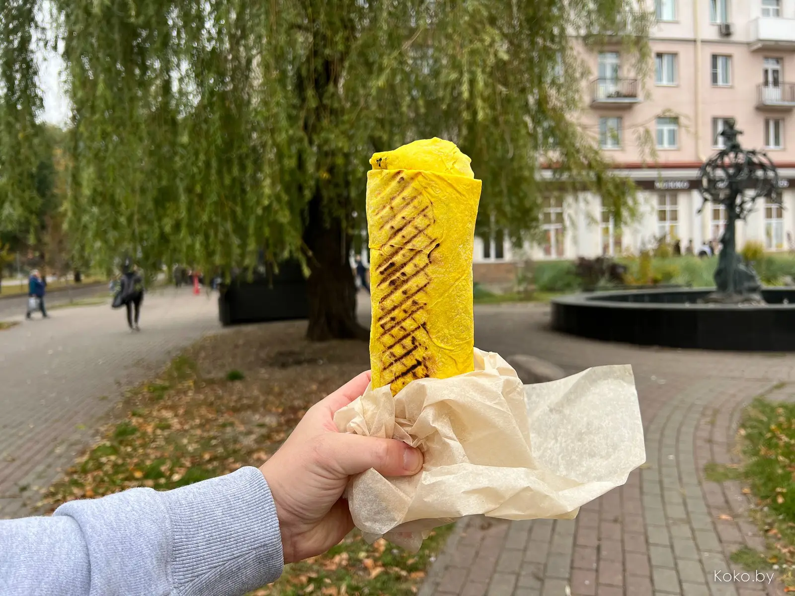 Есть ли еда на Тракторном районе, прошлись по улицам в поисках приключений - фото - 58