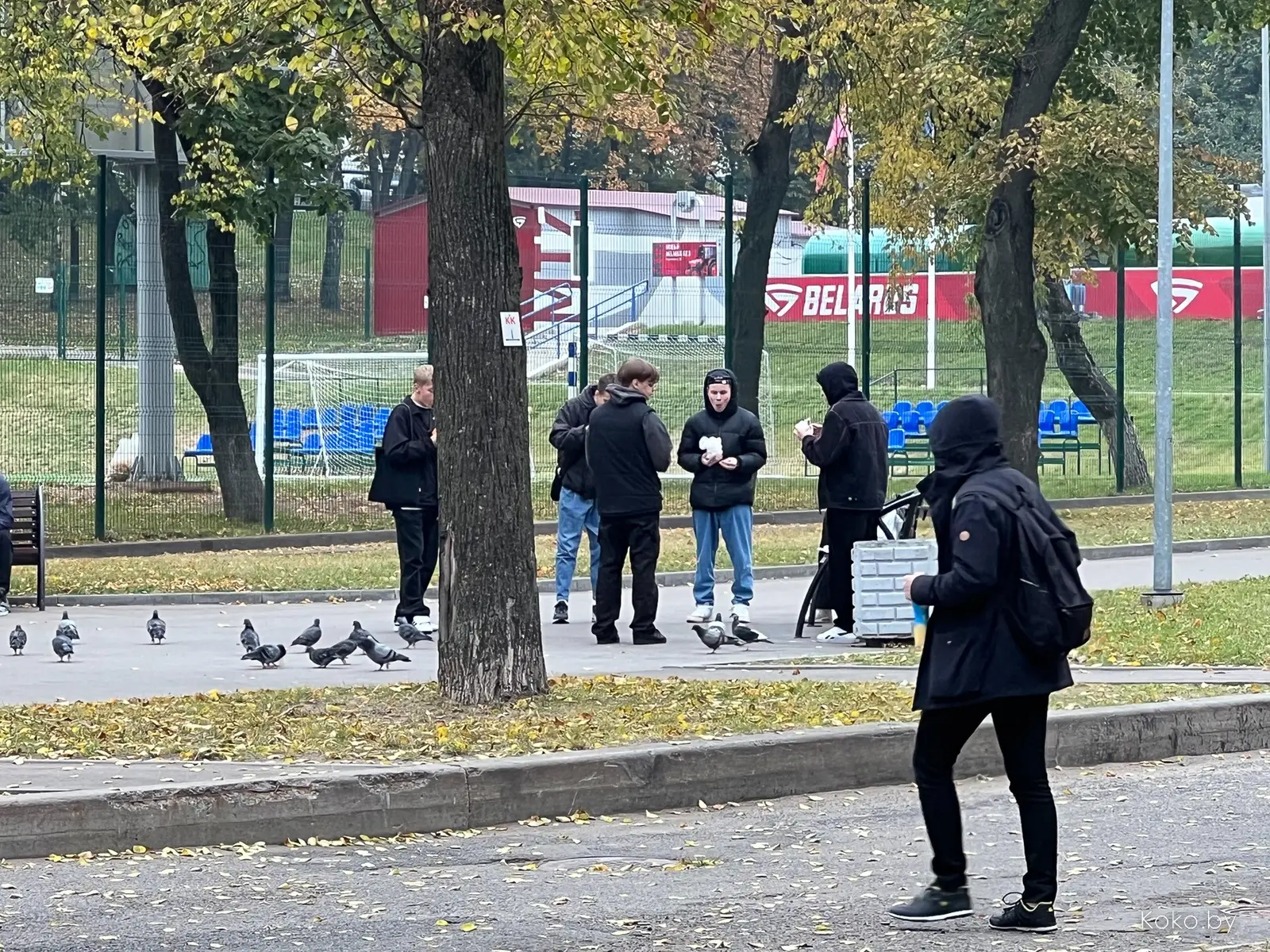 Есть ли еда на Тракторном районе, прошлись по улицам в поисках приключений - фото - 39