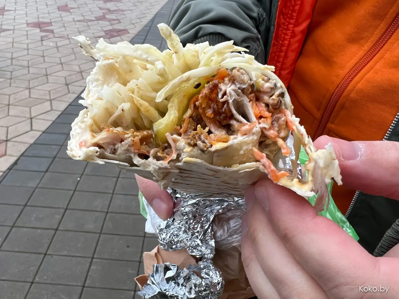 Вернулся в Боровую по просьбе жителей ради курицы в лаваше и вафель из барбершопа - фото - 11