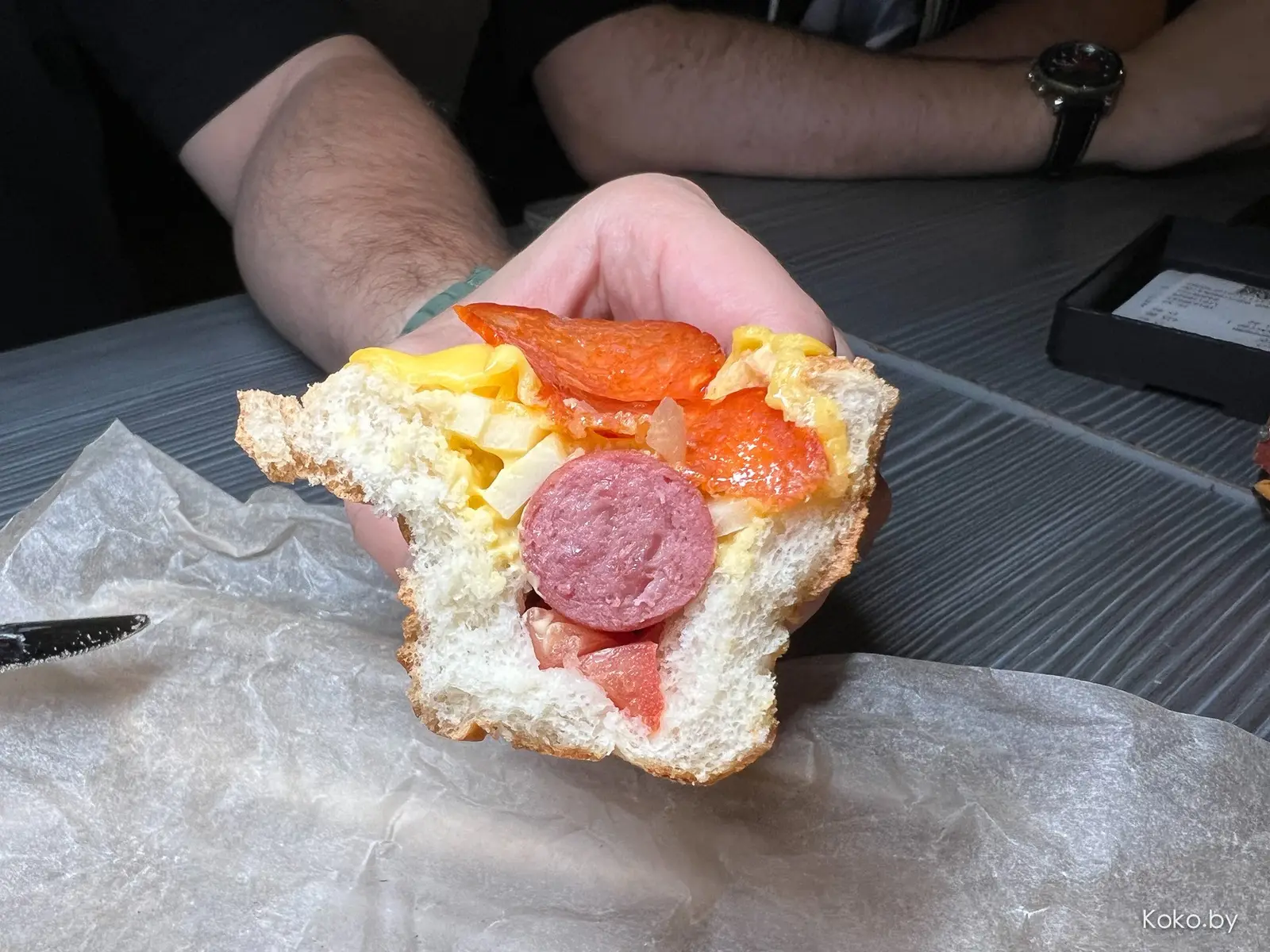 Решил проверить, в каком заведении приготовят самый вкусный хот-дог эвер! - фото - 35