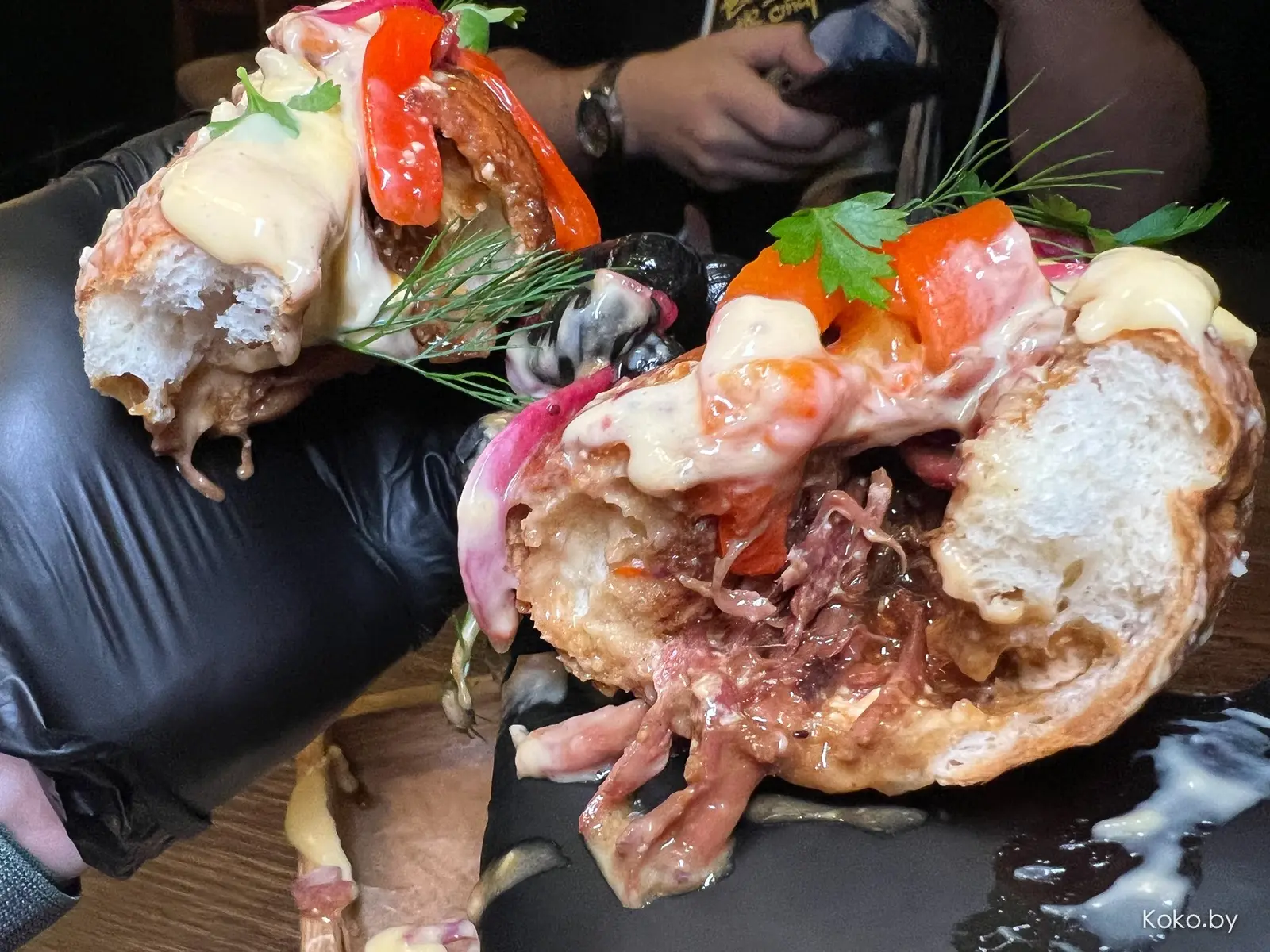 Решил проверить, в каком заведении приготовят самый вкусный хот-дог эвер! - фото - 42