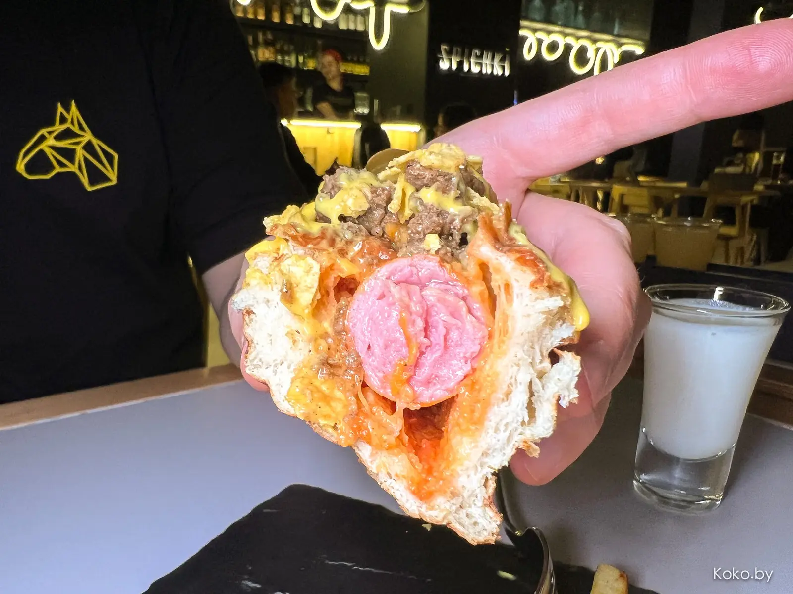 Решил проверить, в каком заведении приготовят самый вкусный хот-дог эвер! - фото - 51