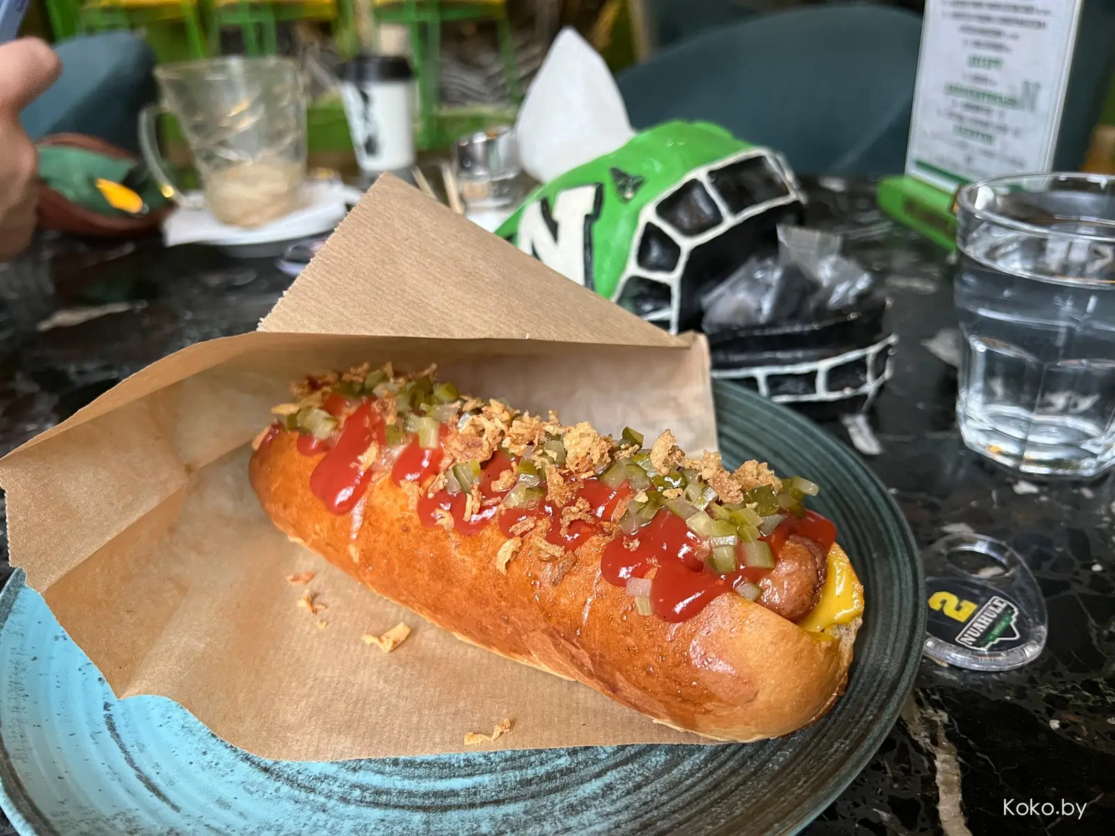 Решил проверить, в каком заведении приготовят самый вкусный хот-дог эвер! - фото - 11