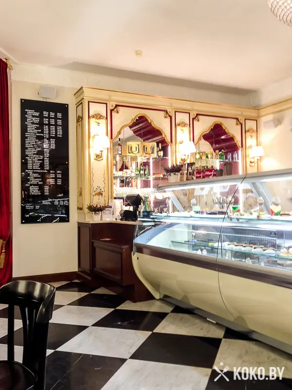 Заведения: Новая кофейня «CoffeeBerry (КофеБерри)» с богемным интерьером на улице Замковая, 27