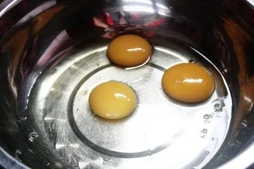 Блины и оладьи: Большой клубничный блинный торт