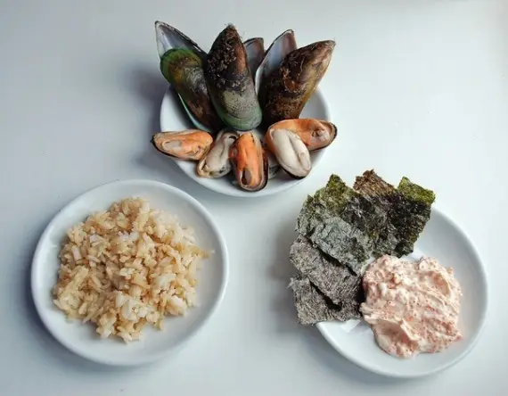 Морепродукты: Запечённые мидии