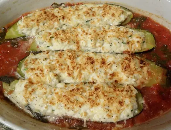 Овощи и гарниры: Кабачки с помидорами и сыром
