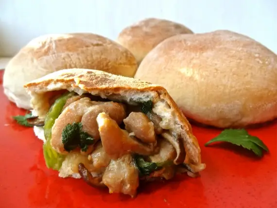 Выпечка: Булочки с курицей