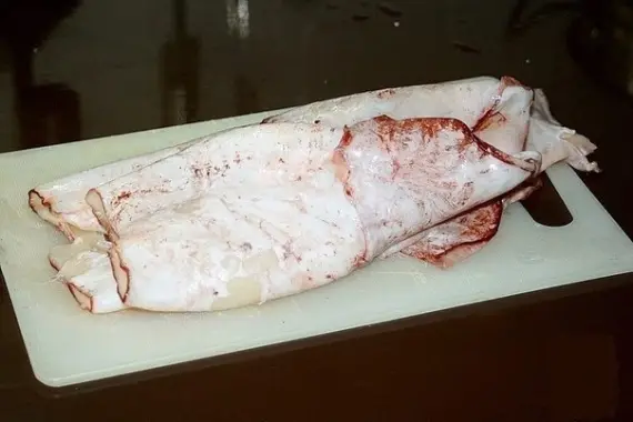 Морепродукты: Нежный кальмар в сметанном соусе