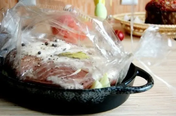 Мясо: Буженина, запеченная в рукаве с деревенской картошечкой