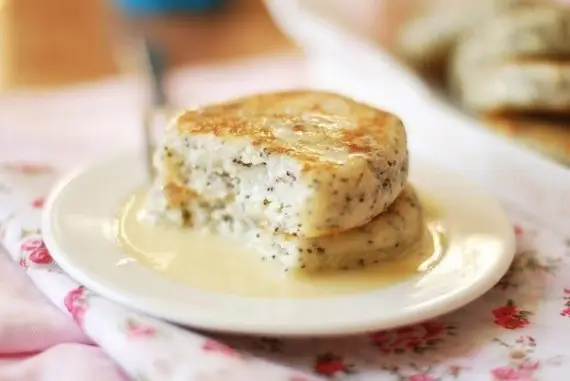 Блины и оладьи: Сырники с маком