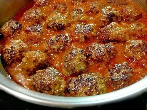 Мясо: Фрикадельки в томатном соусе