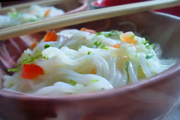 Салаты: Нереально вкусный и интересный салат такой вы ещё не пробовали «Фунчоза с овощами»