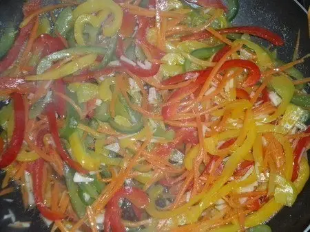 Салаты: Нереально вкусный и интересный салат такой вы ещё не пробовали «Фунчоза с овощами»