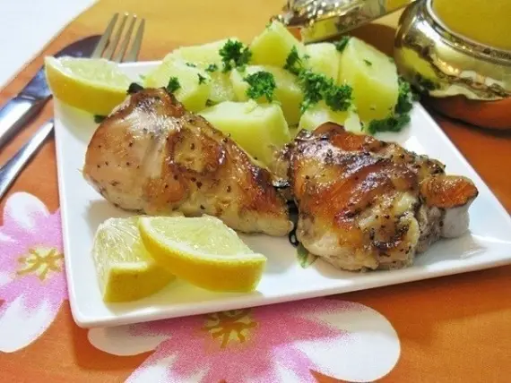 Птица: Курица, запеченная с лимоном