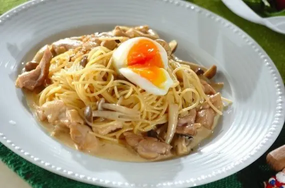 Макароны: ФОТО РЕЦЕПТ: Спагетти с куриным сливочным соусом