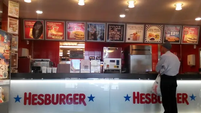 Instagram: Тайный гость КокоБай в Вильнюсе: Вкусная находка «HESBURGER» в старом городе