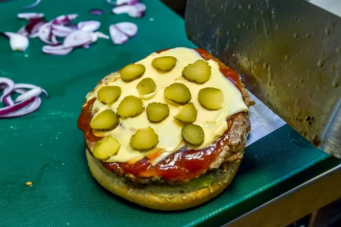 Заведения: Burger House – убийца МакДональдса и Гудиса еще одна сомнительная закусочная с домашними гамбургерами