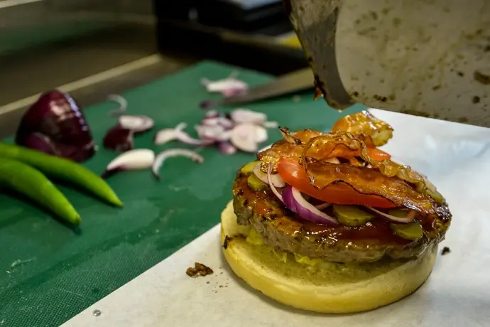 Заведения: Burger House – убийца МакДональдса и Гудиса еще одна сомнительная закусочная с домашними гамбургерами