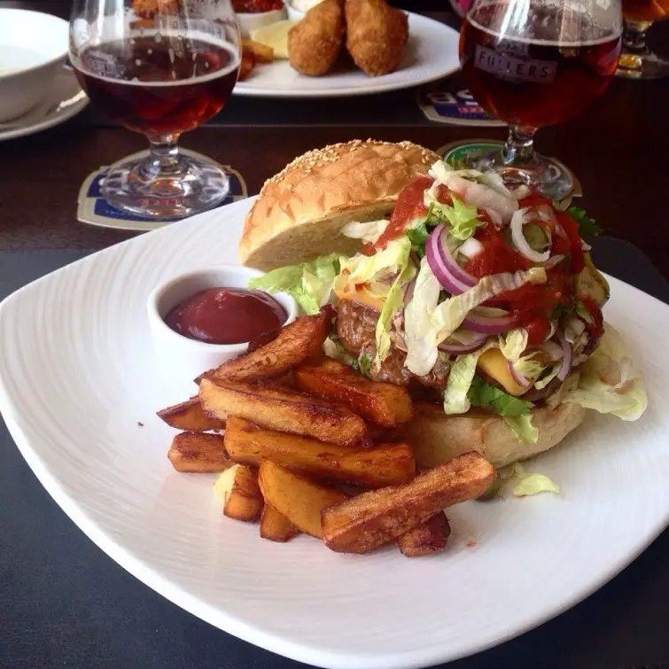 Instagram: Royal Oak Pub — неповторимая атмосфера Англии в Минске