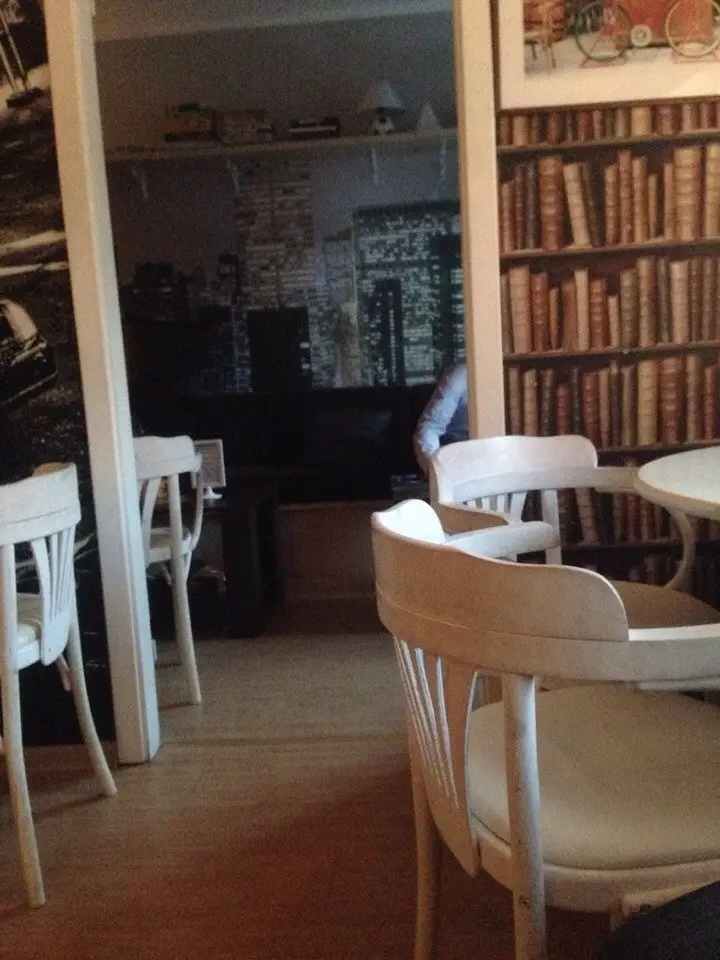 Instagram: Тест драйв Dream cafe (Дрим кафе), мало десертов, орды студентов